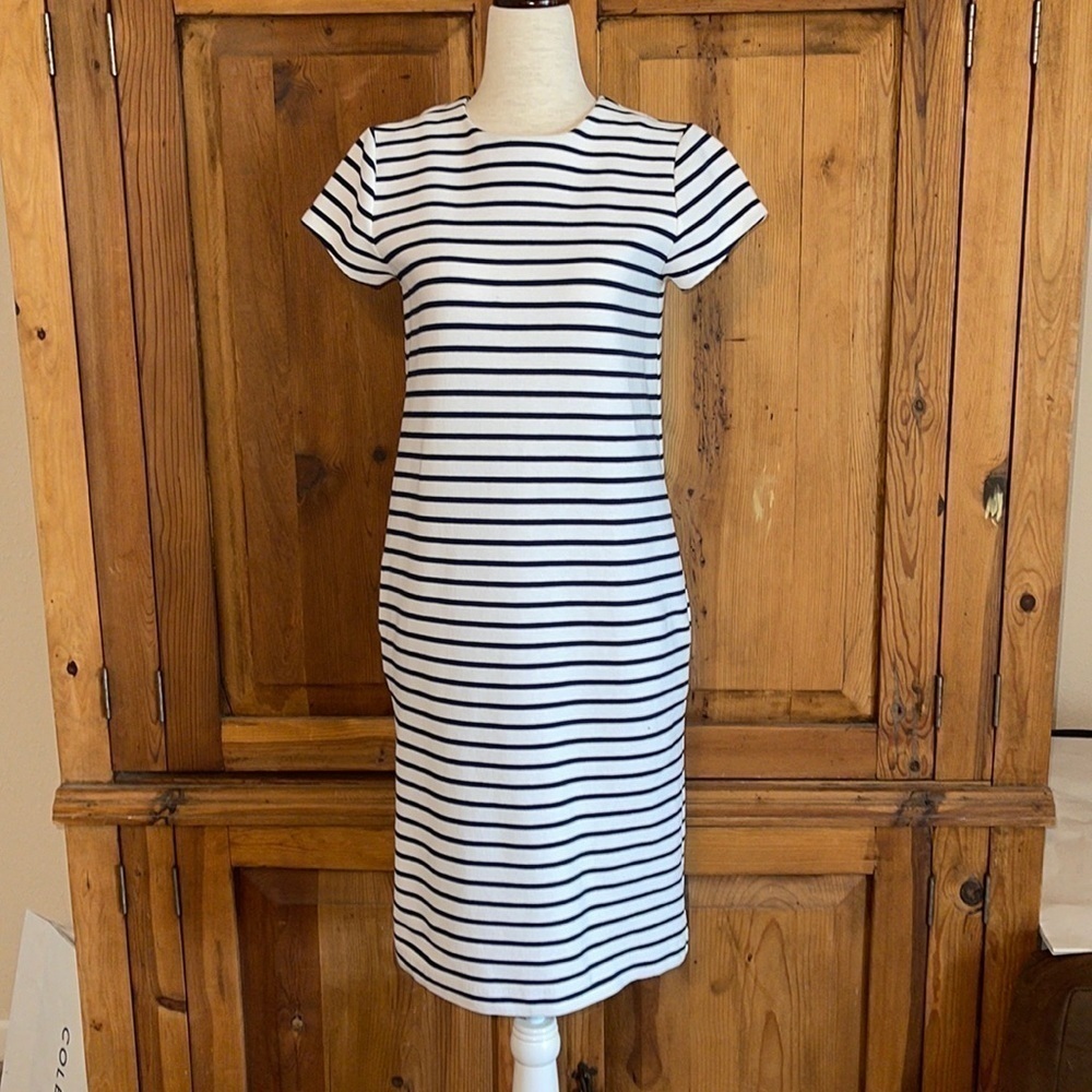 Lauren Ralph Lauren Blue & White Striped Short Sleeve midi dress Sz. XS